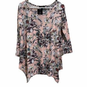 Womens Floral Top by Comfer. Size M